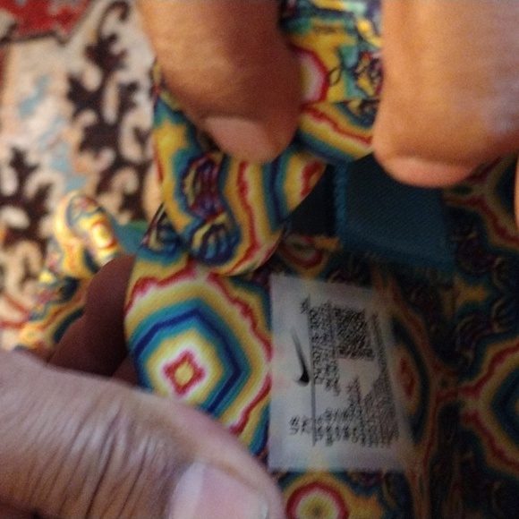 NWT Kyrie 8 GO SE (GS) size 7Y - Picture 6 of 8